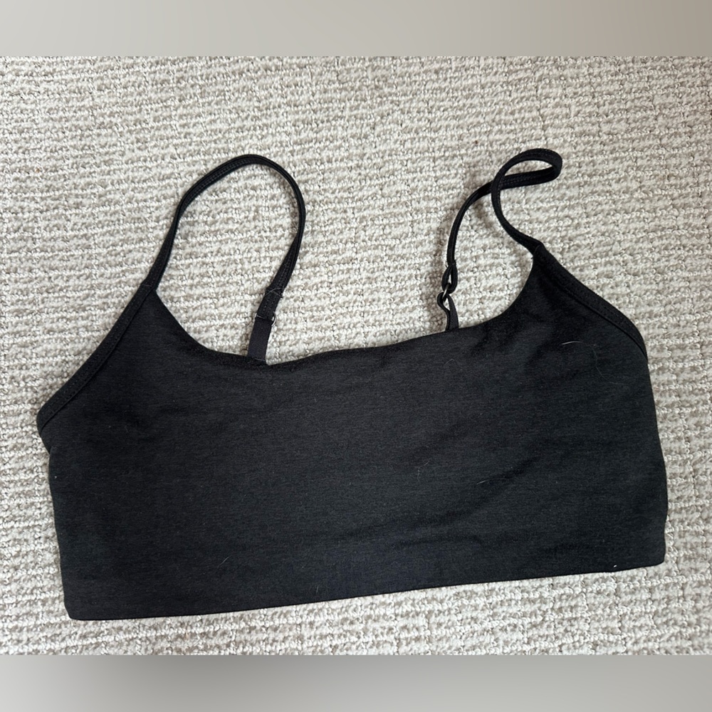 Vuori Essential Sports Bra